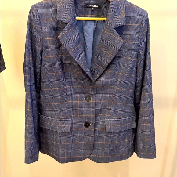 Blue and brown jacket and skirt set. Oversized jacket with mini pleated skort. - Picture 3 of 5